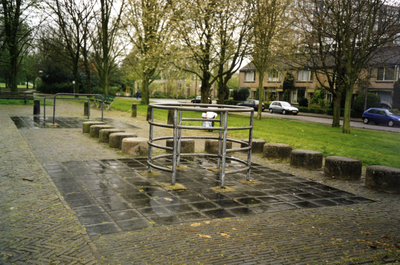 108643 Gezicht op de speelplaats voor kinderen aan de Mekongdreef te Utrecht.N.B. De foto is gemaakt door Hannan El ...